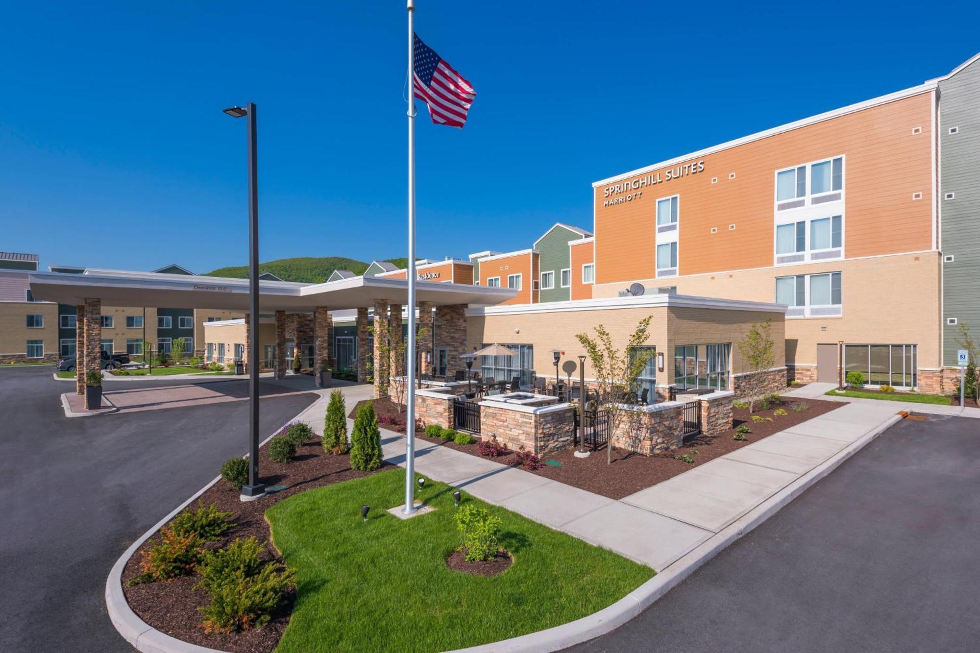 Springhill Suites By Marriott Fishkill Bagian luar foto